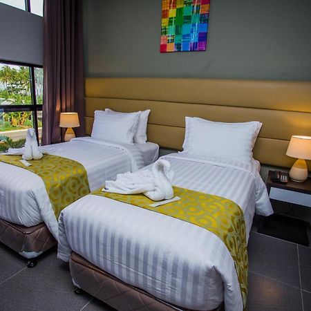 Hotel Costa Brava Tacloban Buitenkant foto