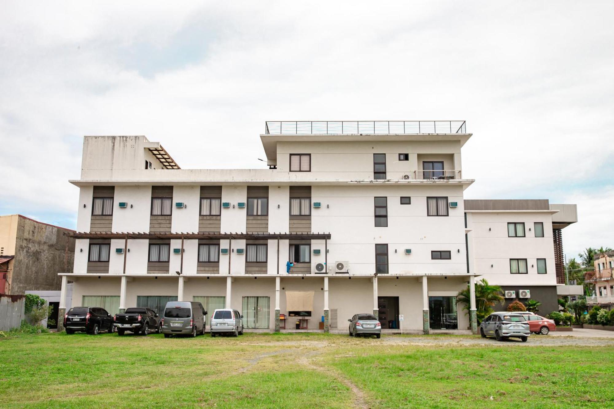 Hotel Costa Brava Tacloban Buitenkant foto