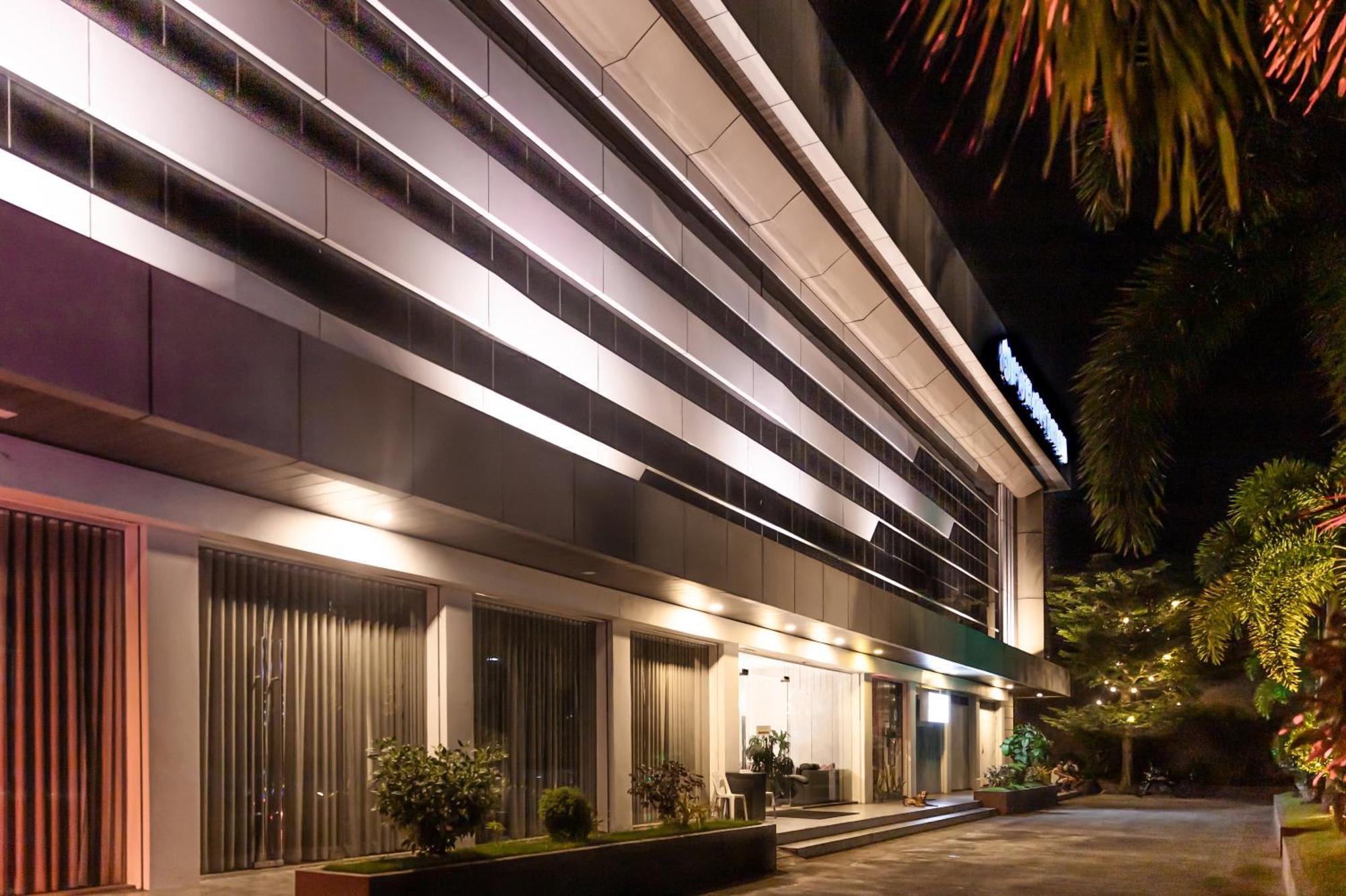 Hotel Costa Brava Tacloban Buitenkant foto