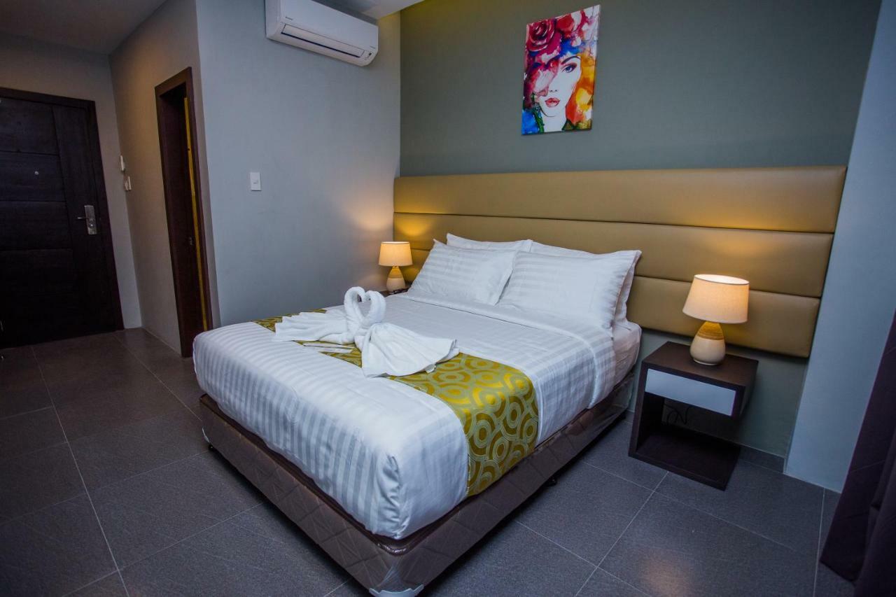 Hotel Costa Brava Tacloban Buitenkant foto
