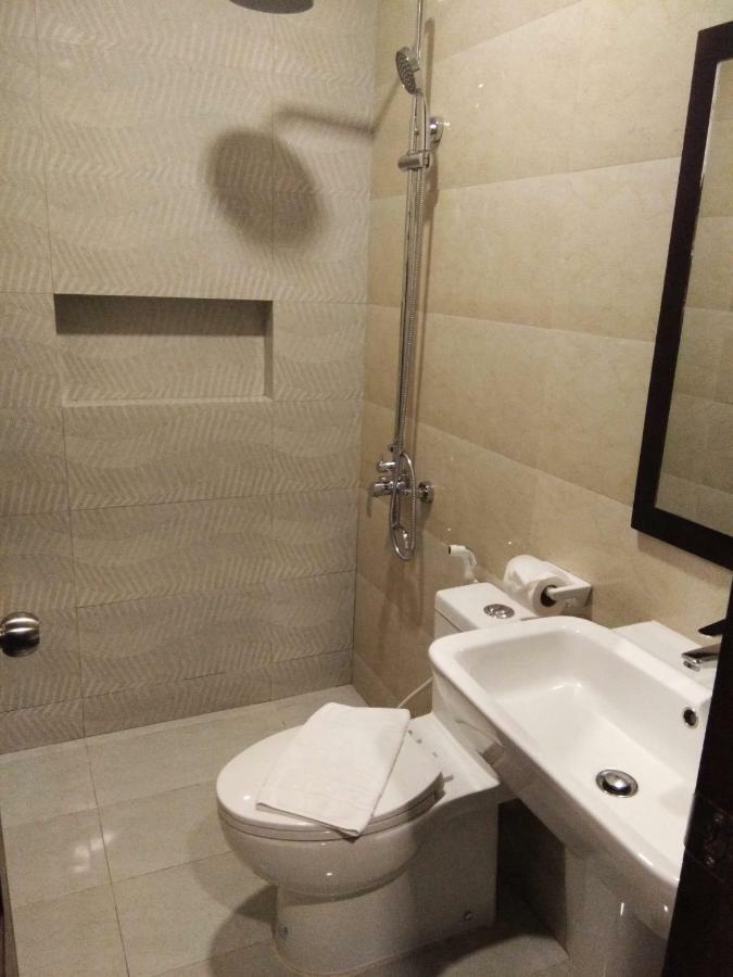 Hotel Costa Brava Tacloban Buitenkant foto