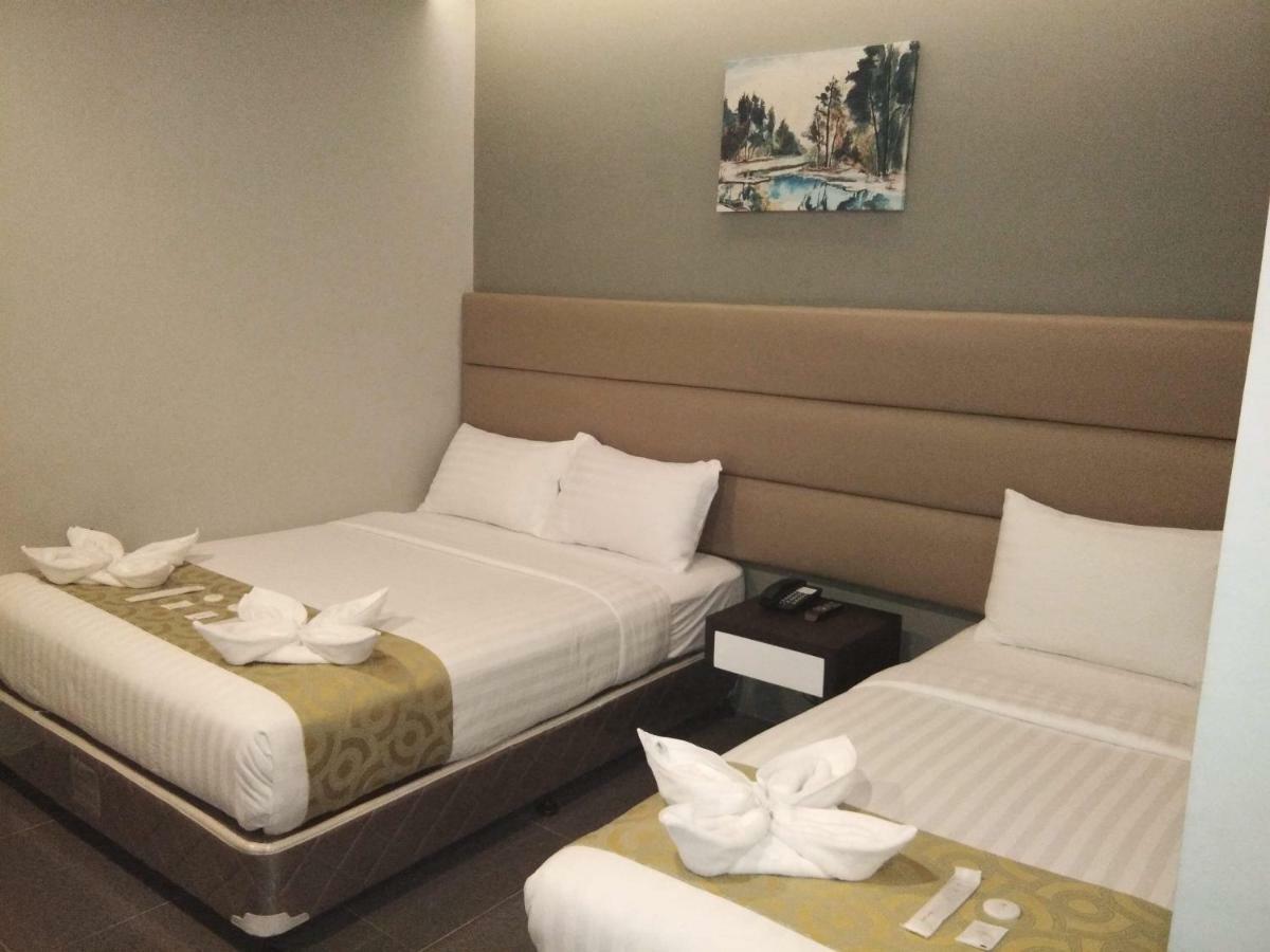 Hotel Costa Brava Tacloban Buitenkant foto