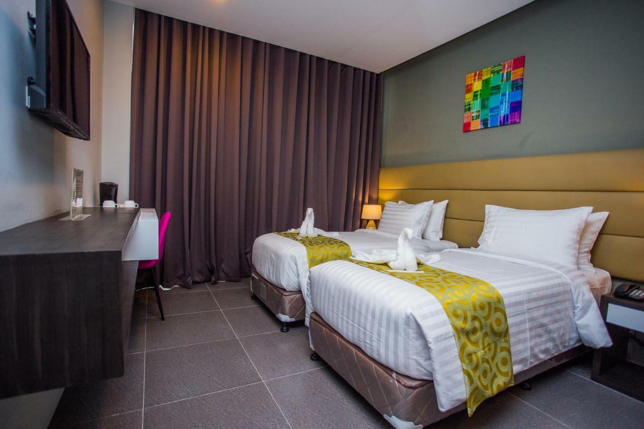 Hotel Costa Brava Tacloban Buitenkant foto